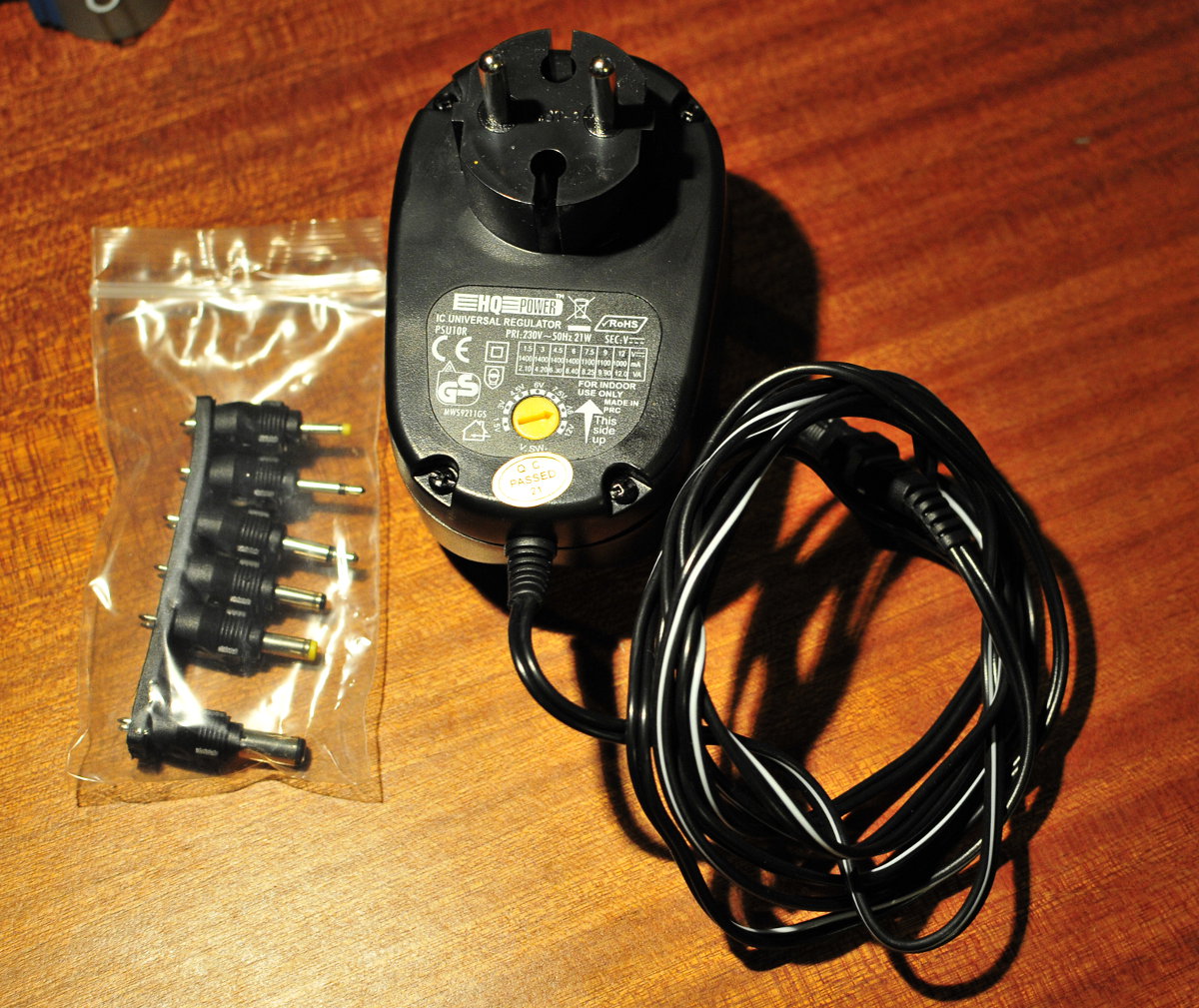 Regulated universal voltage adapter